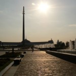 Widok na obelisk i Muzeum Wielkiej Wojny Ojczyźnianej
